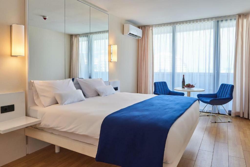 Deluxe Hotel Room In The Heart Of Batumi Orbi City A Block Kültér fotó